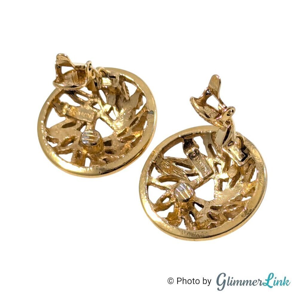 Vintage Trifari Round Textured Openwork Leaves Gold Tone Clip On Earrings - Picture 7 of 11